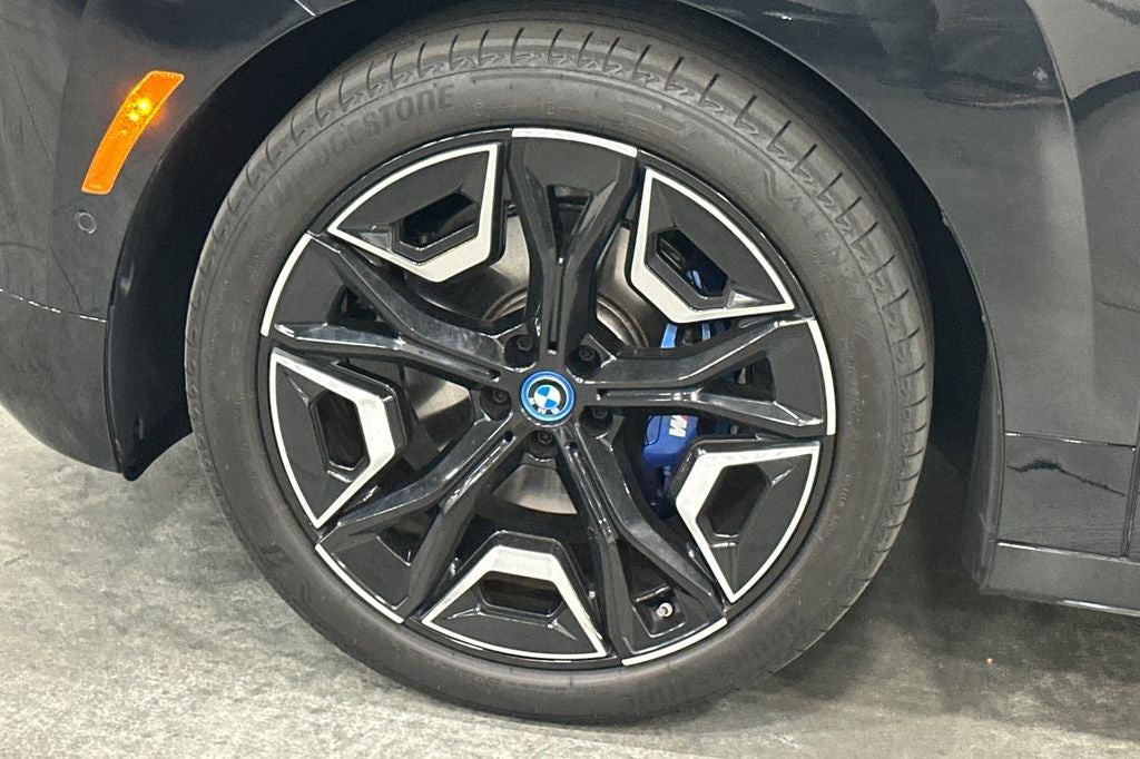 2025 BMW iX M60