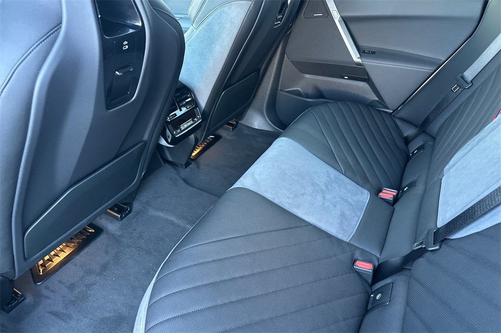 2026 BMW iX xDrive45