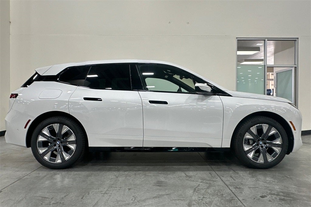 2026 BMW iX xDrive60