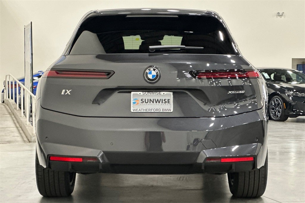 2026 BMW iX xDrive60