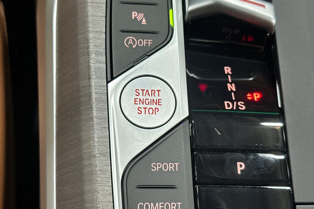 2025 BMW 3 Series 330i