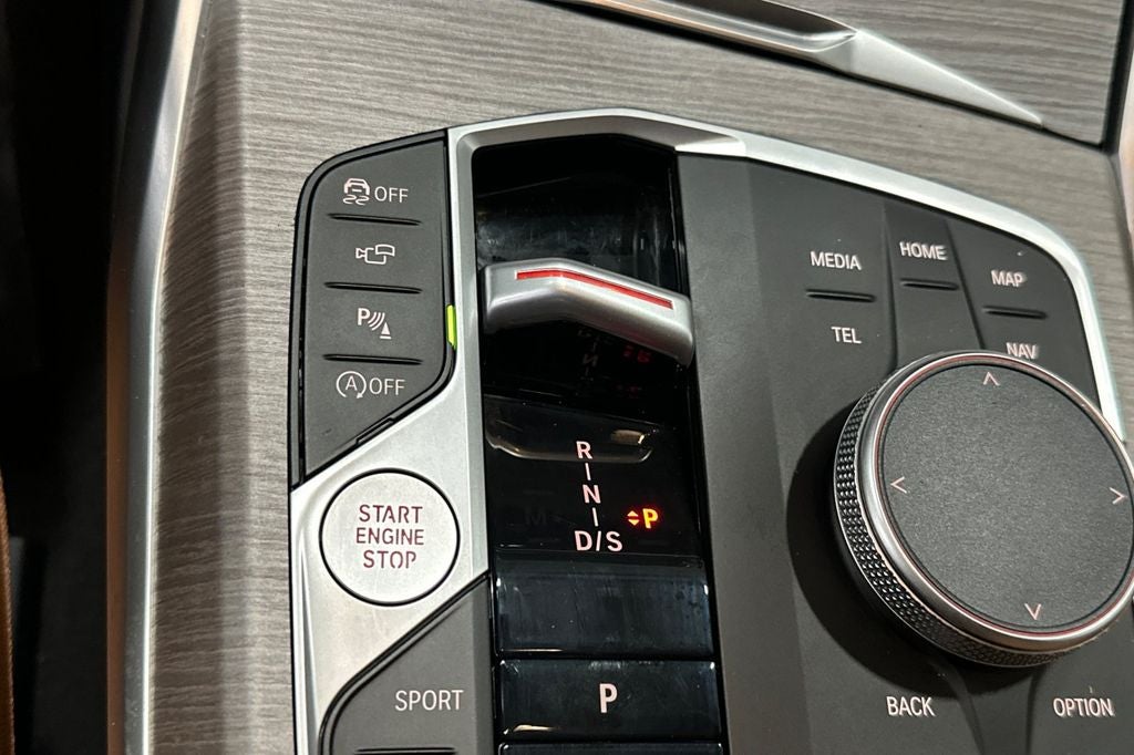 2025 BMW 3 Series 330i