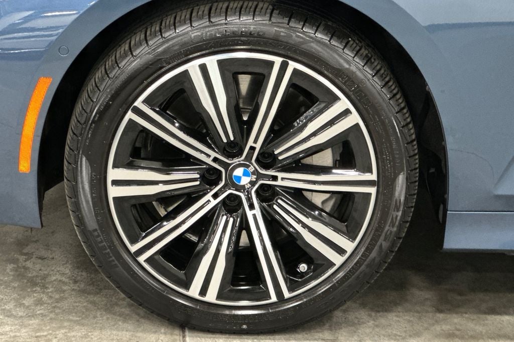 2025 BMW 3 Series 330i