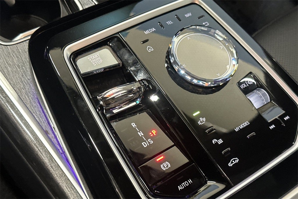 2023 BMW 7 Series 740i