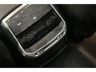 2023 BMW 7 Series 740i