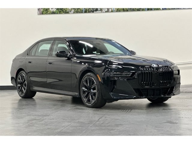 2023 BMW 7 Series 740i