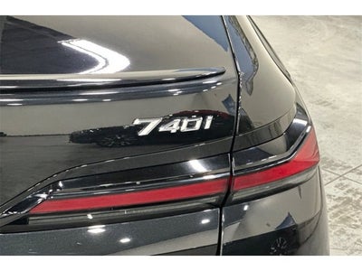 2023 BMW 7 Series 740i