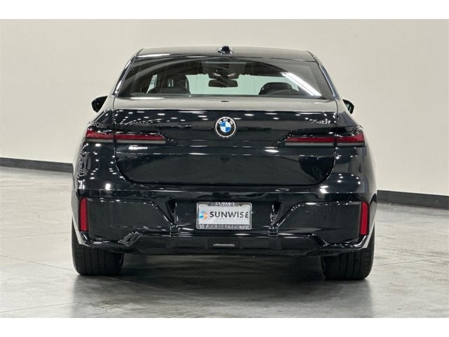 2023 BMW 7 Series 740i