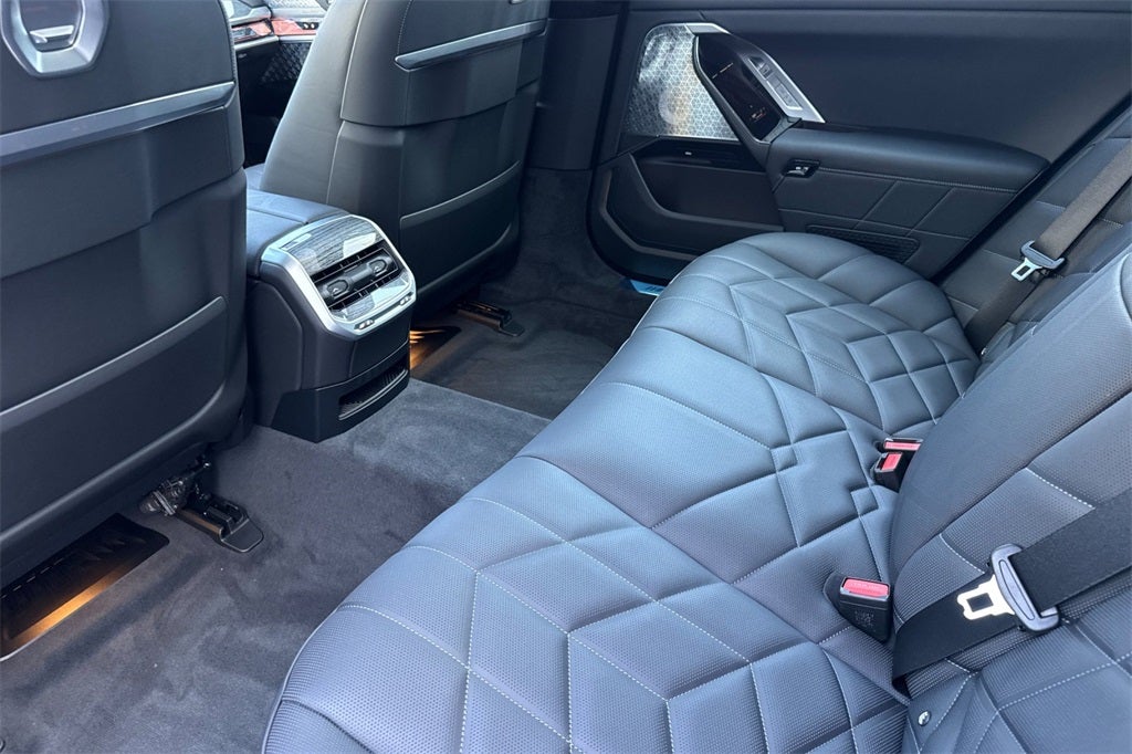 2025 BMW 7 Series 760i xDrive