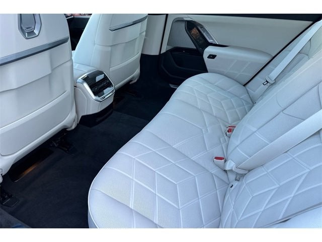 2025 BMW 7 Series 760i xDrive