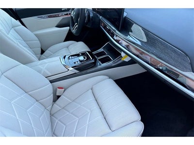 2025 BMW 7 Series 760i xDrive