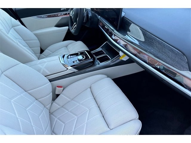 2025 BMW 7 Series 760i xDrive