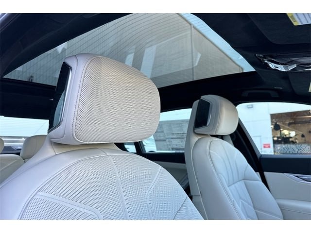 2025 BMW 7 Series 760i xDrive