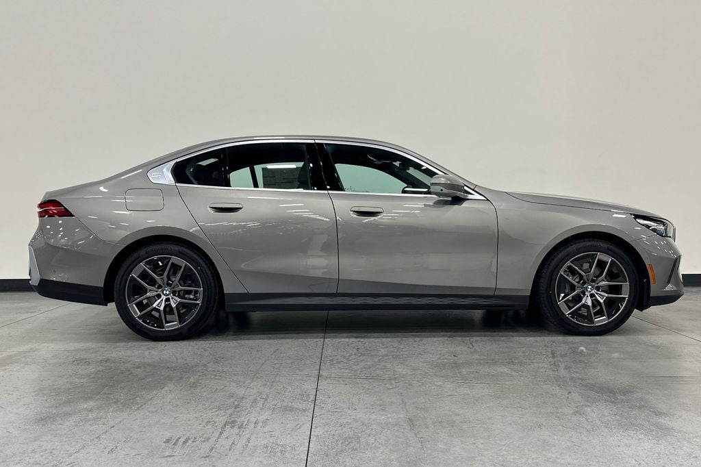 2026 BMW 5 Series 530i