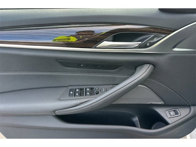 2023 BMW 5 Series 530i