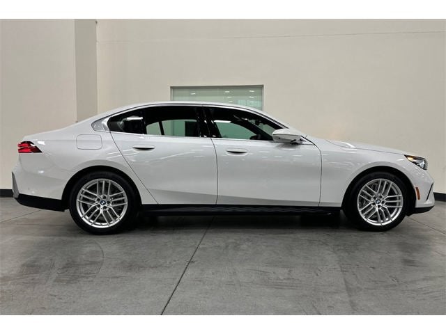2025 BMW 5 Series 540i xDrive
