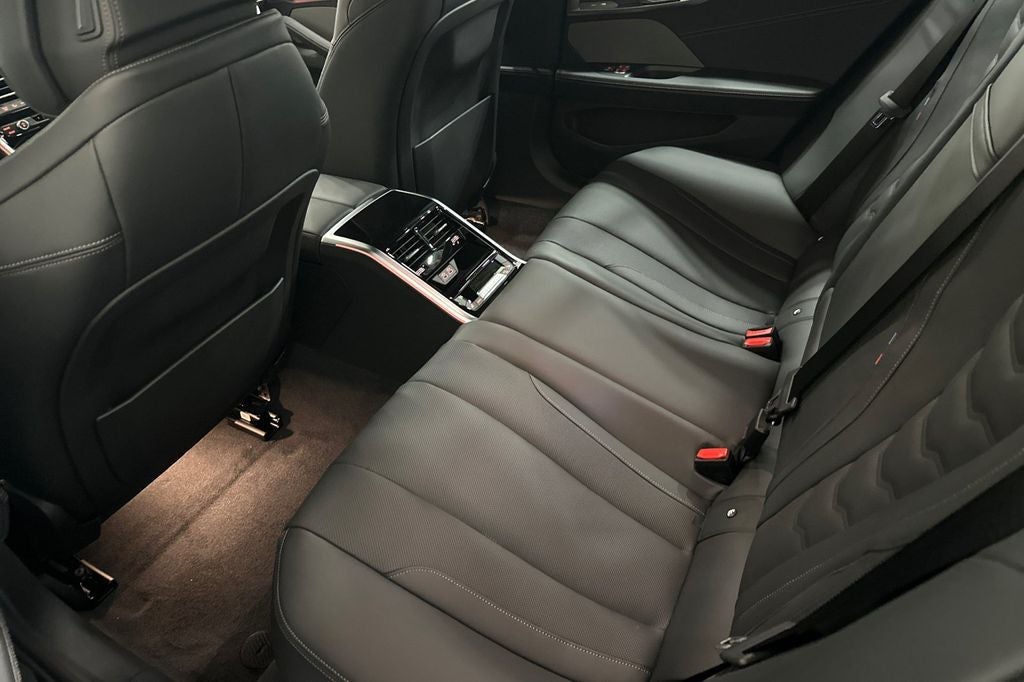 2026 BMW 8 Series 840