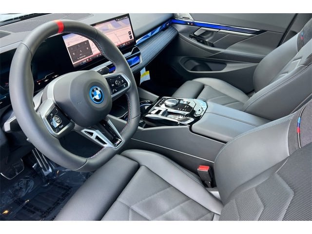 2025 BMW i5 M60