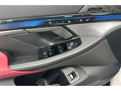 2025 BMW i5 M60