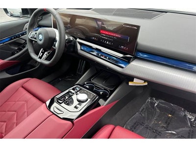 2025 BMW i5 M60