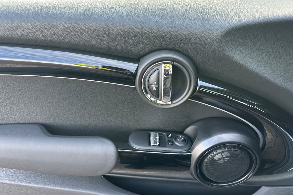 2023 MINI Cooper S Iconic