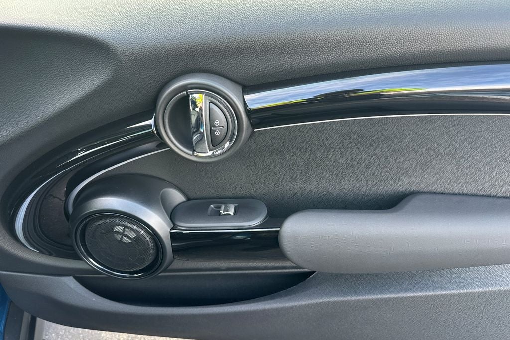 2023 MINI Cooper S Iconic