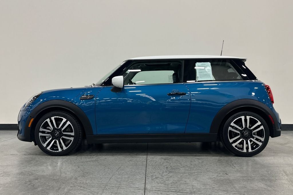 2023 MINI Cooper S Iconic