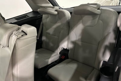 2017 Volvo XC90 T6 Momentum