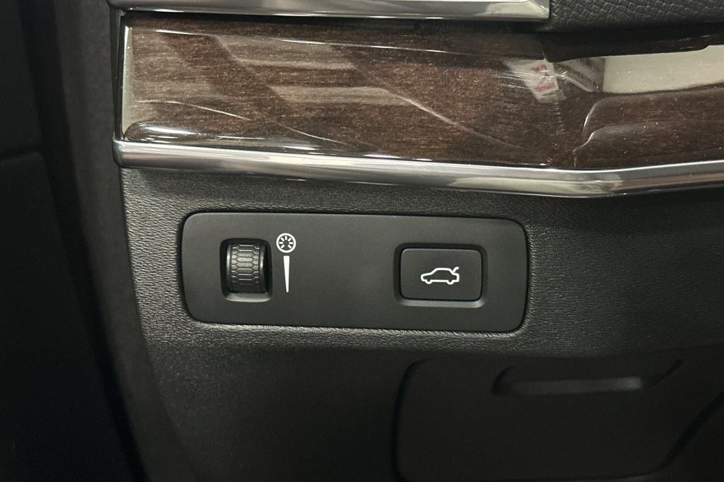 2019 Volvo XC90 T6 Momentum