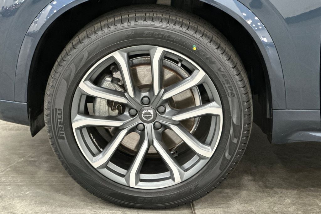 2019 Volvo XC90 T6 Momentum