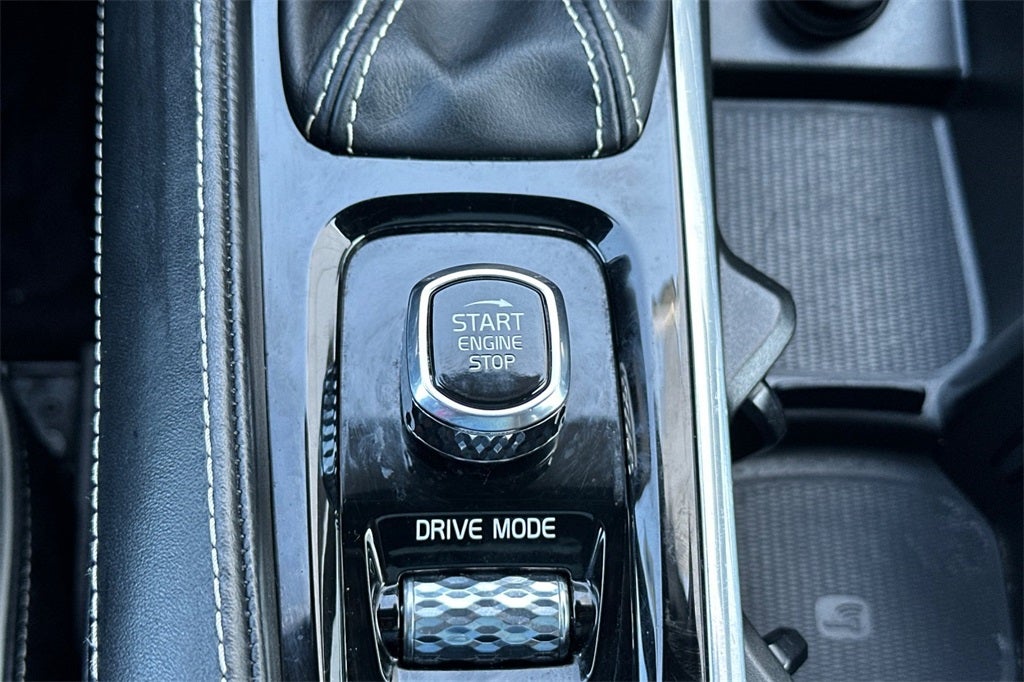 2019 Volvo XC90 T6 R-Design