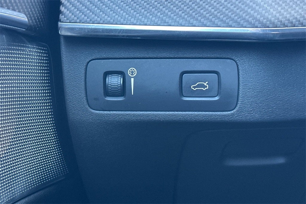 2019 Volvo XC90 T6 R-Design