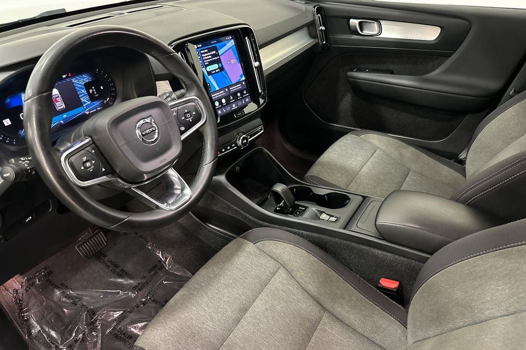 2024 Volvo XC40 B5 Core