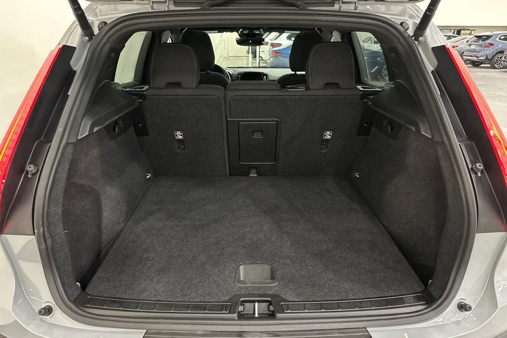 2024 Volvo XC40 B5 Core