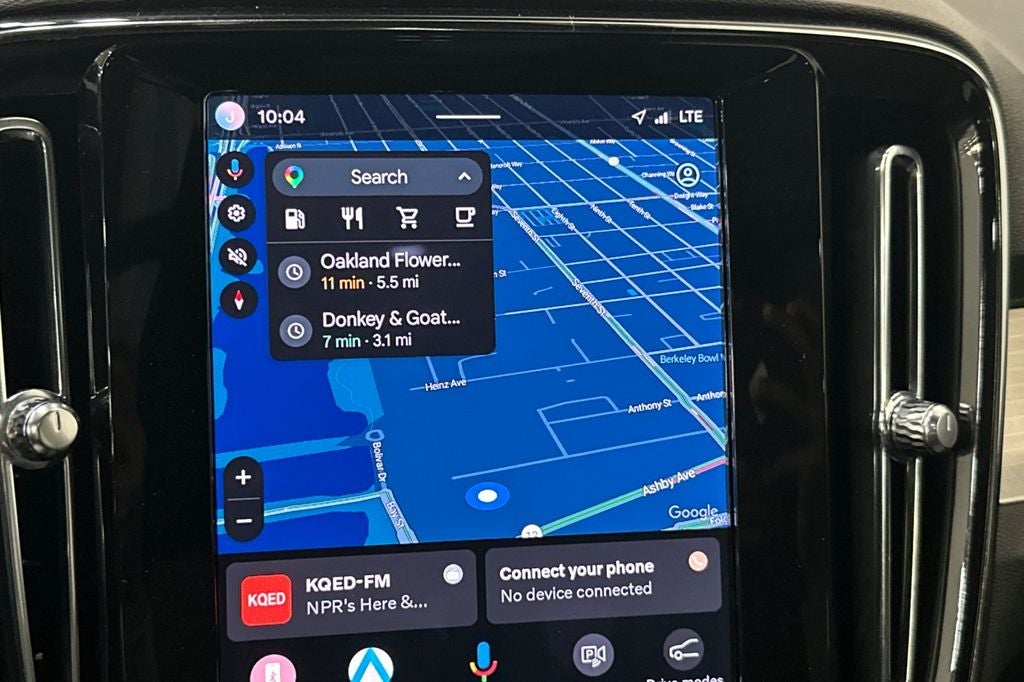 2024 Volvo XC40 B5 Core