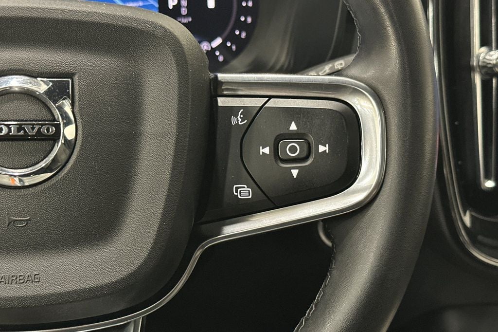 2024 Volvo XC40 B5 Core