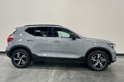 2024 Volvo XC40 B5 Core