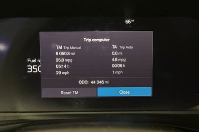 2024 Volvo XC40 B5 Core