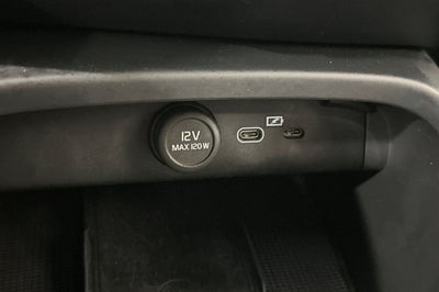 2024 Volvo XC40 B5 Core