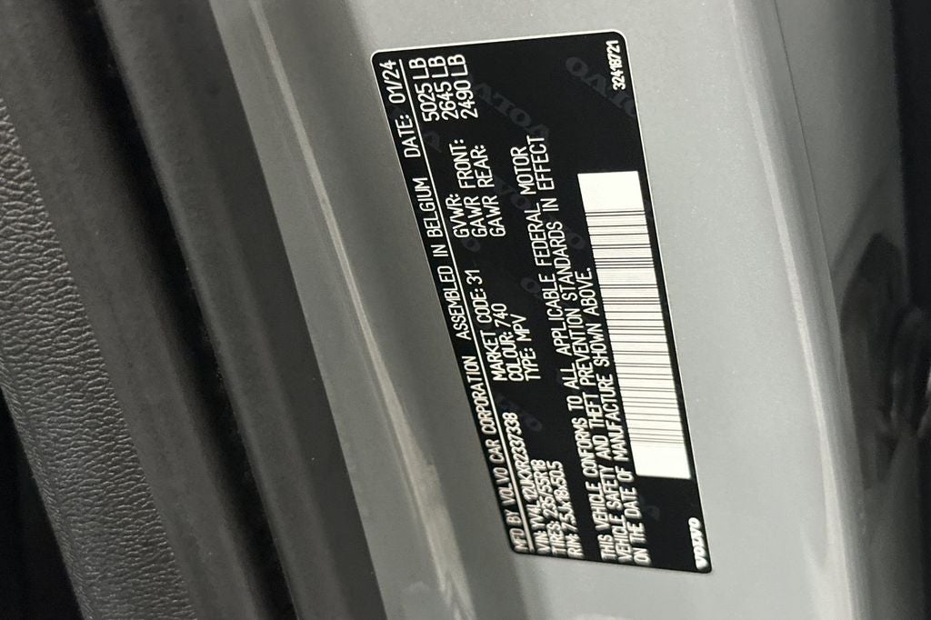 2024 Volvo XC40 B5 Core