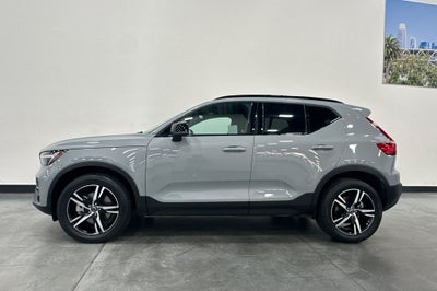 2024 Volvo XC40 B5 Core