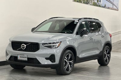 2024 Volvo XC40 B5 Core