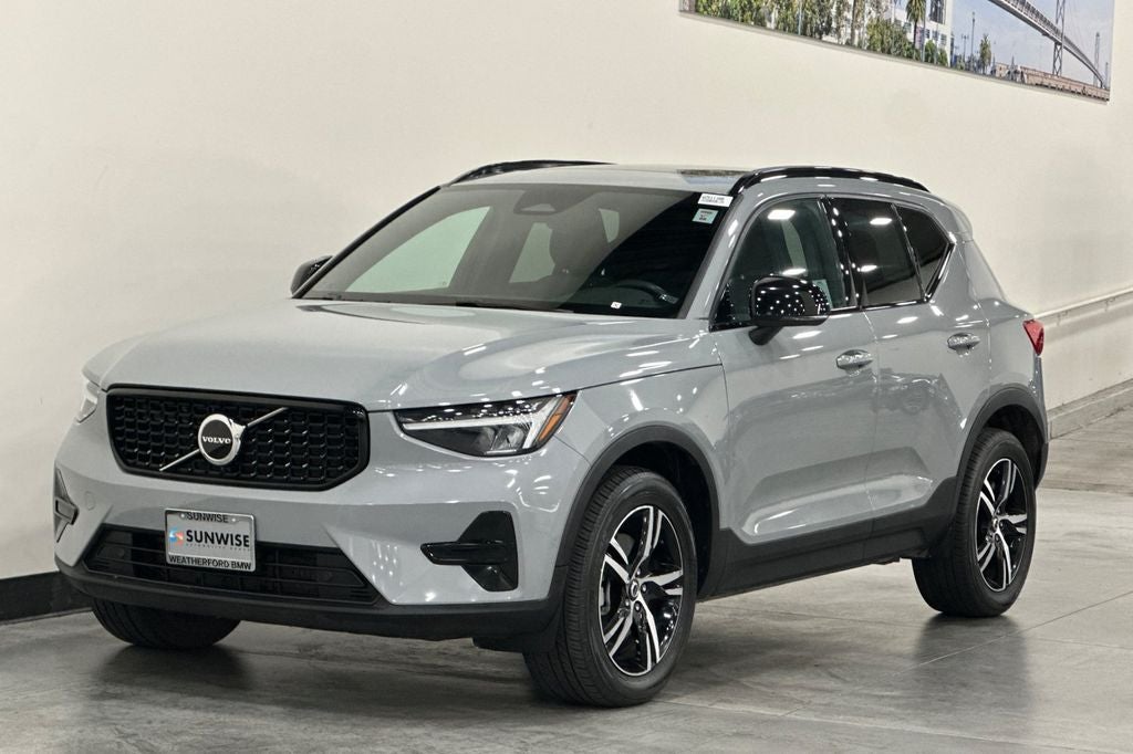 2024 Volvo XC40 B5 Core