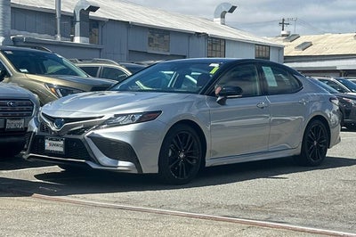 2022 Toyota Camry Hybrid XSE