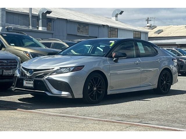 2022 Toyota Camry Hybrid XSE