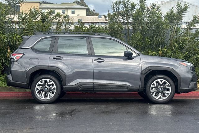 2025 Subaru Forester Base