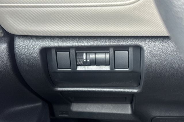 2025 Subaru Forester Base