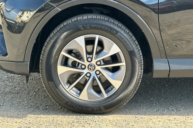 2018 Toyota RAV4 Hybrid LE