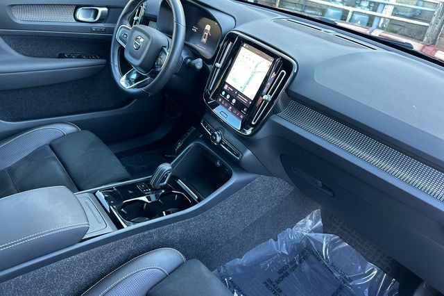 2021 Volvo XC40 Recharge Pure Electric P8