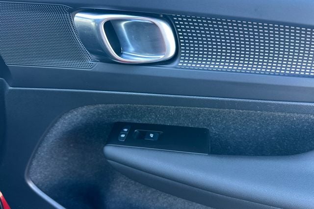 2021 Volvo XC40 Recharge Pure Electric P8